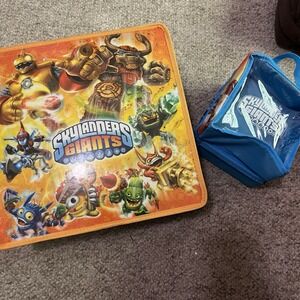 Skylanders Giants Lot Display Carrying Case Storage w/ Dividers & Travel Tote